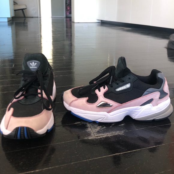 ✨HARD TO FIND✨ Adidas FALCONS - Picture 5 of 8